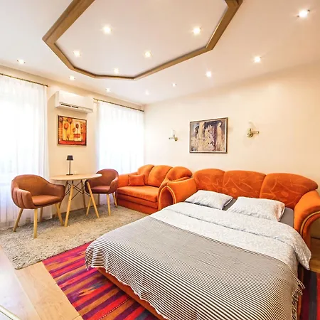 Appartamento Near Old Town & Station *
